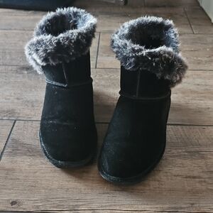Women's BearPaw Black Fur-Lined Boots, sz 10